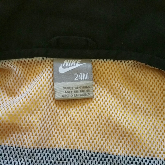 Nike Athletics hooded yellow jacket 24M - Picture 3 of 4